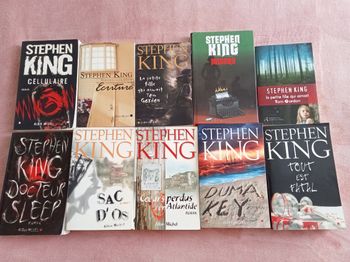 Lot 10 livres Stephen King.