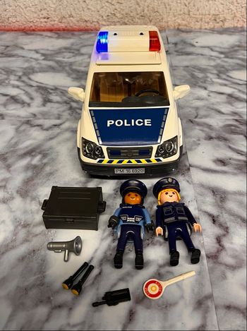 Voiture de police playmobil