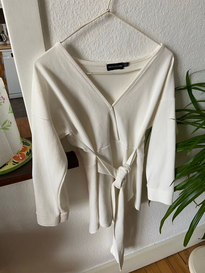 Haut blanc Pretty Little Thing - photo numéro 3