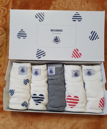 Lot de 5 bodies 36mois MC Petit bateau