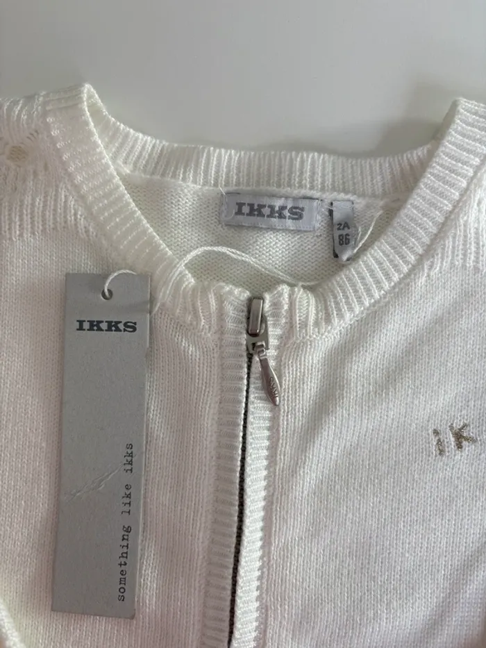 Gilet zippé IKKS – 2 ans (86 cm) Neuf avec étiquette - photo numéro 2