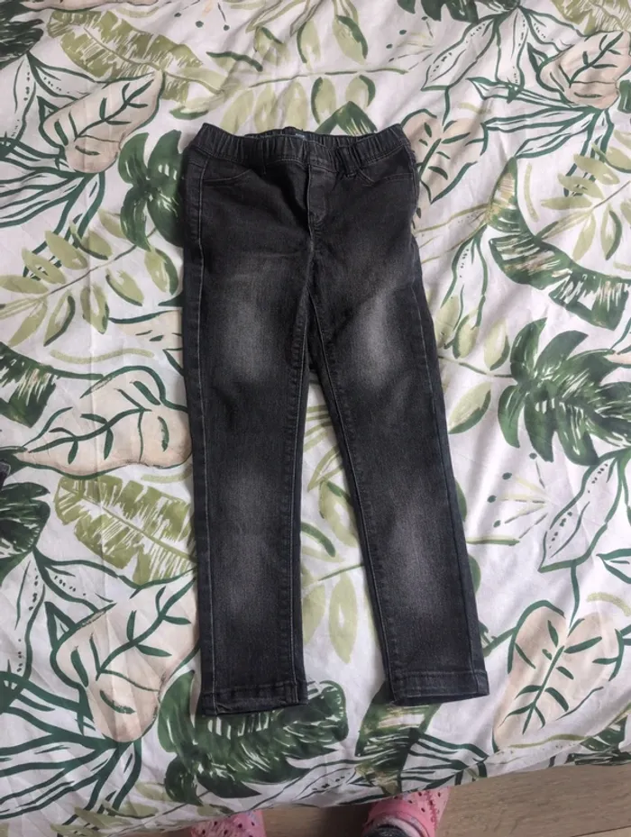 Jean slim gris foncé neuf