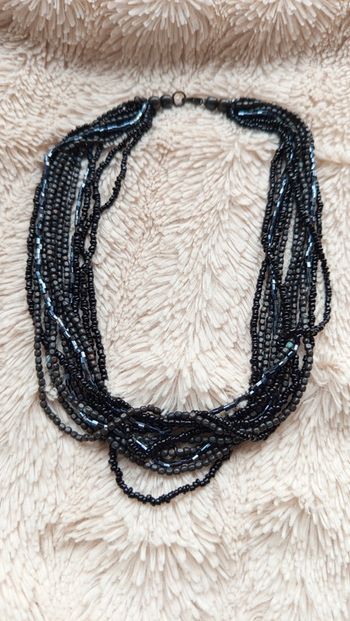 Gros collier noir 🔸 perles entremêlées