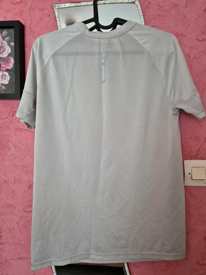 T-shirt sport - photo numéro 3