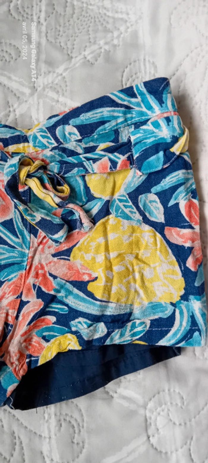 Short en lin motif floral fille 8 ans - photo numéro 4