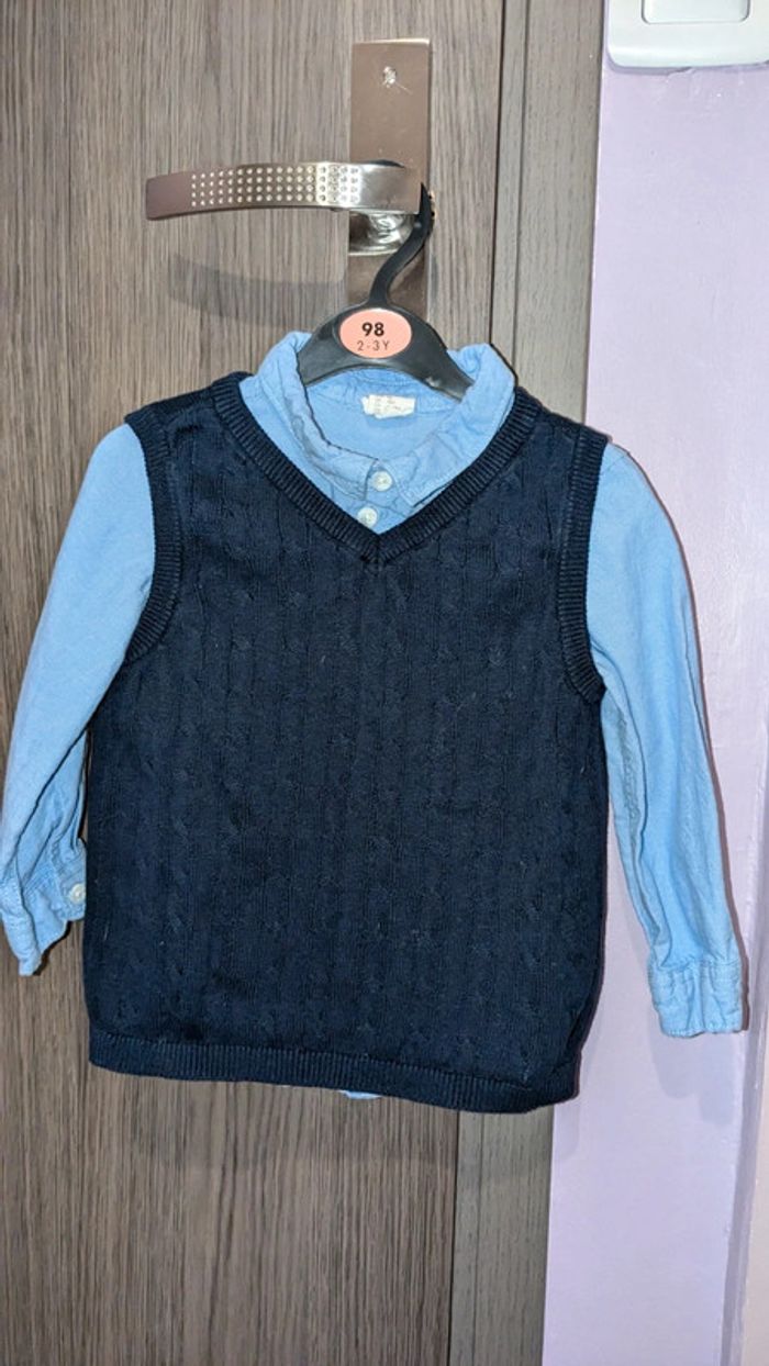Chemise bleu ciel et pull sans manche marine - photo numéro 4