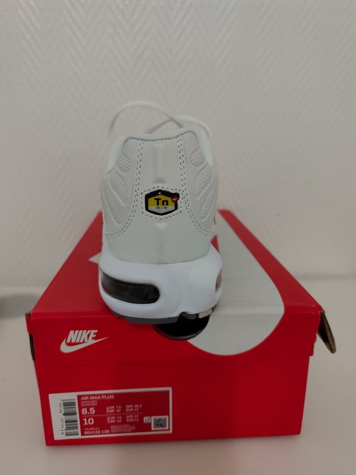Nike air Max plus taille 43 Neuf avec étiquettes et emballage. - photo numéro 5
