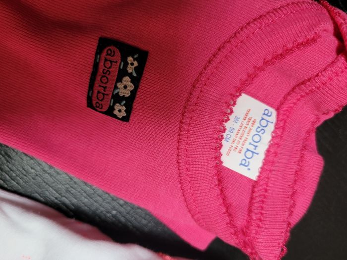 Lot de 13 bodys absorba
Seulement 3 ont été porté et très peu...
Tous les autres sont neufs jamais portés - photo numéro 5