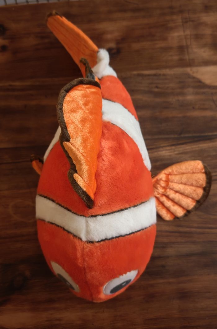Grande peluche Nemo Disney/Pixar - 45cm - photo numéro 2
