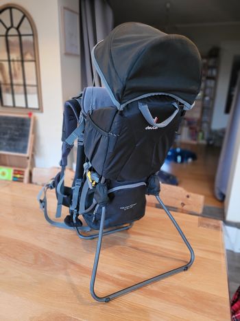 Porte-bébé deuter kid confort 1plus avec repose pieds