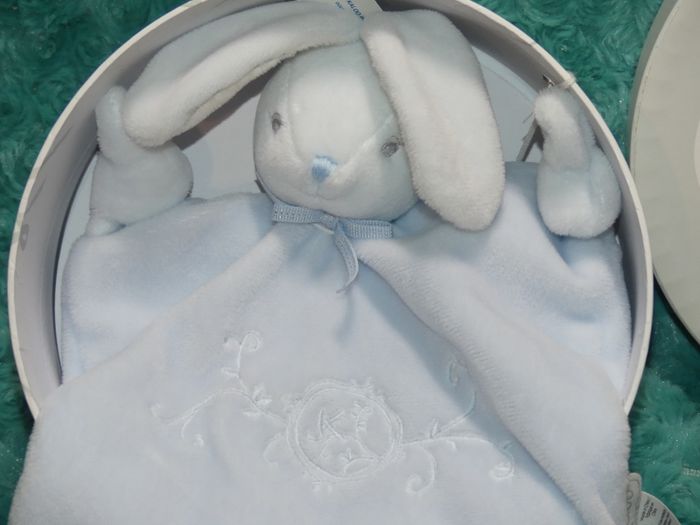 Doudou lapin plat kaloo perle bleu brodé 🐰Neuf - photo numéro 3