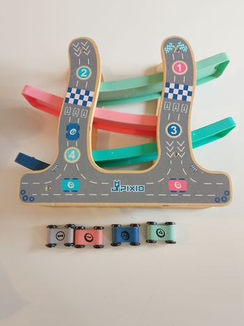 Circuit voiture Zig Zag en bois et plastique 