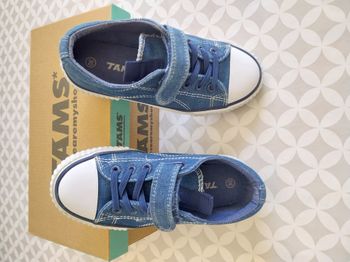 Baskets enfant pointure 30 bleu – toile – velcro + lacets élastiques – quasi neuves