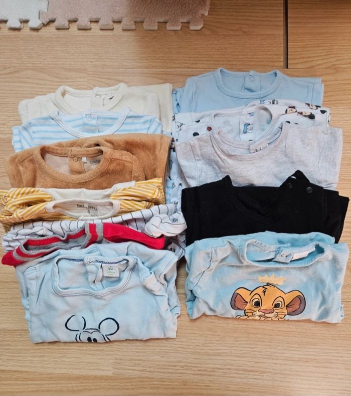 Lot de 11 pyjamas - photo numéro 2