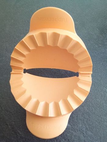 Appareil pour chaussons aux pommes