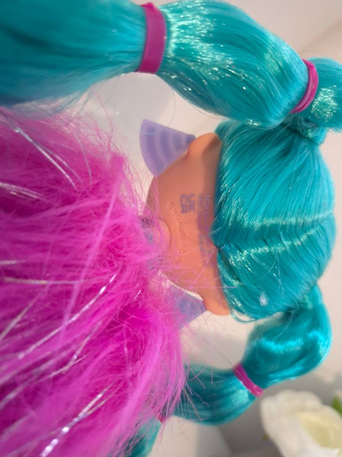 Jolie poupée L.O.L. Surprise ! O.M.G. Cosmic Nova (Série Winter Disco) - photo numéro 6