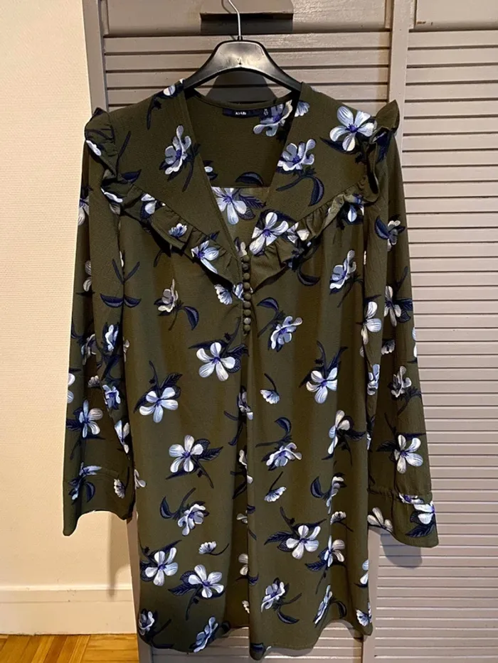 Robe kaki