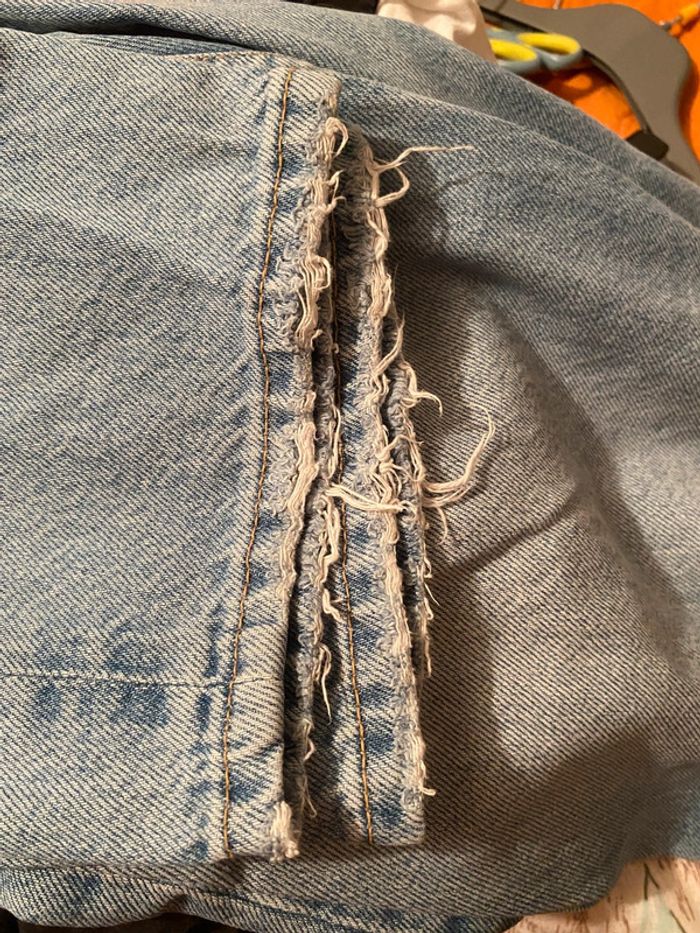 Jeans troué - photo numéro 13