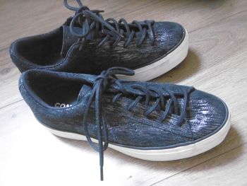  baskets converse one star noir brillant  T 38 taillent grand 39
