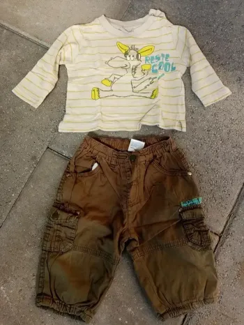 Ensemble t-shirt et pantalon