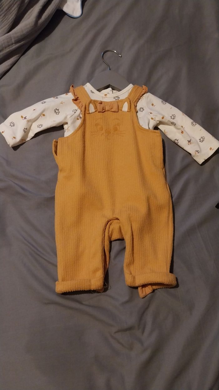 Lot de vêtements bébé filles taille 3mois - photo numéro 7