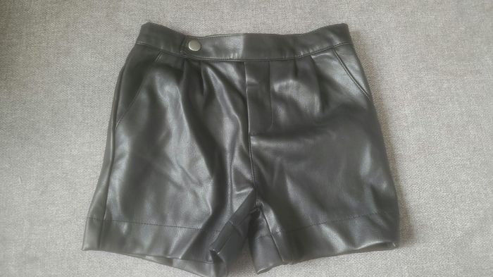 Short simili cuir