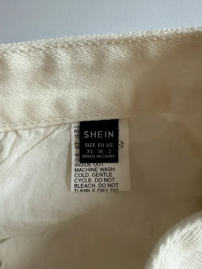 Jean mom troué blanc en très bon état taille 34 Shein - photo numéro 7