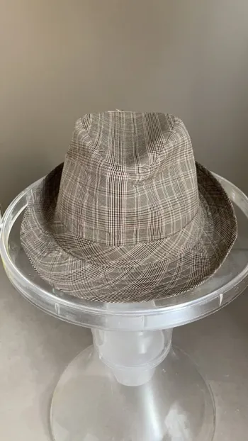 chapeau homme à rayures taille 57