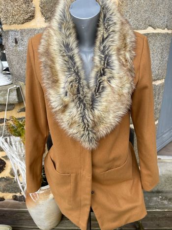 Manteau / veste style laine camel col fourrure - FPC 