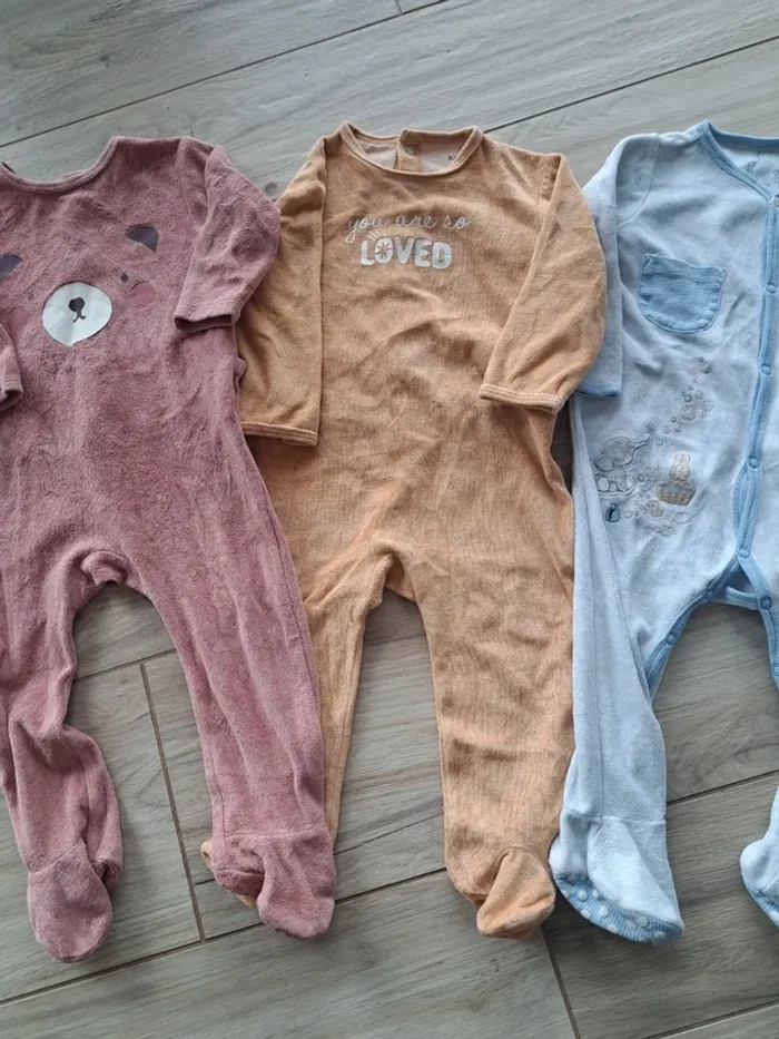 Lot pyjamas 18 mois - photo numéro 3