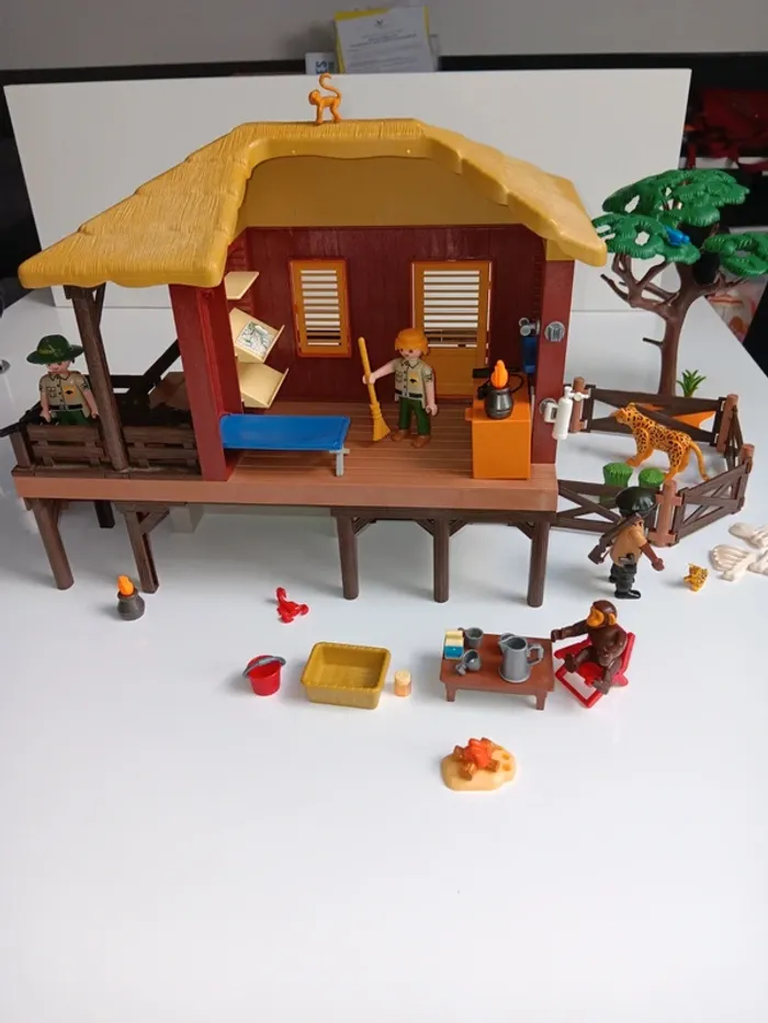Lot figurines playmobil maison gardien de reserve animalière dans la savane - photo numéro 2