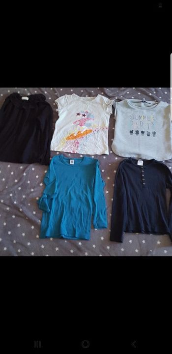 Lot 5 hauts fille 8 ans