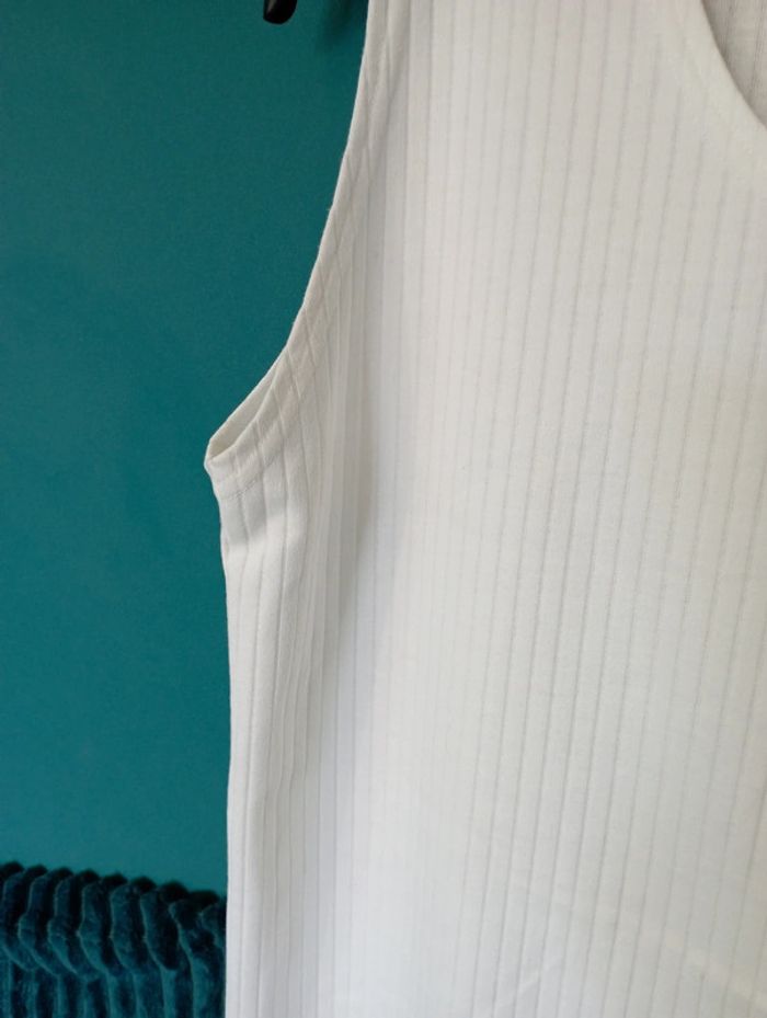 Tee shirt crème sans manche - photo numéro 3