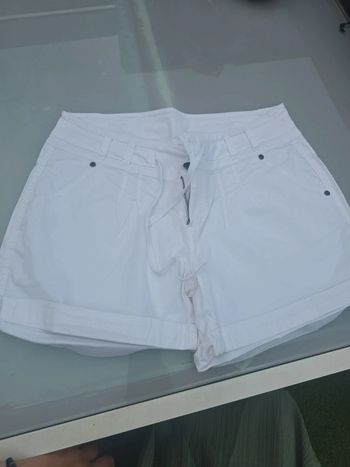 Short blanc