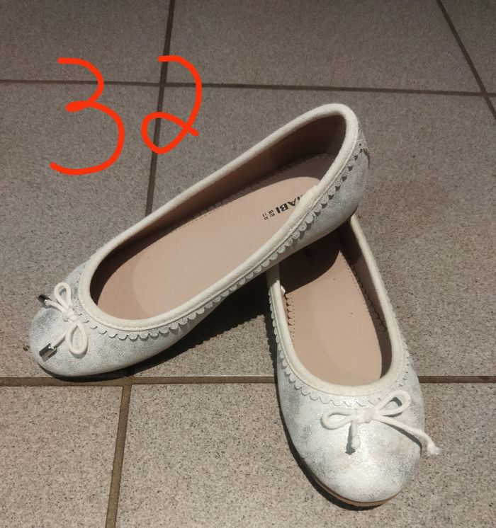 5€  chaussure jamais porté 32