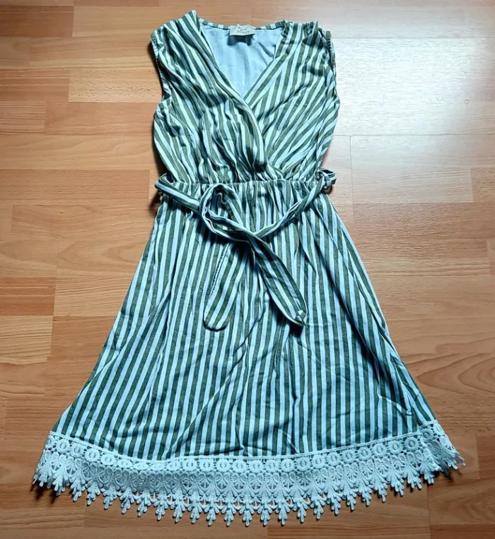 Robe lignée sans manches - photo numéro 2