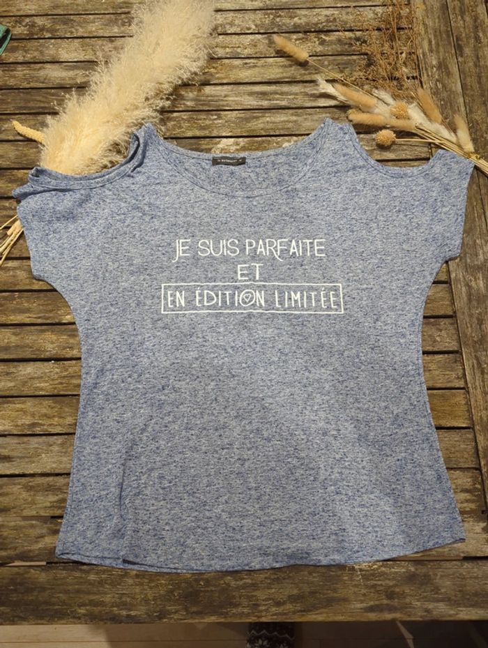 T-shirt M épaule dénudé