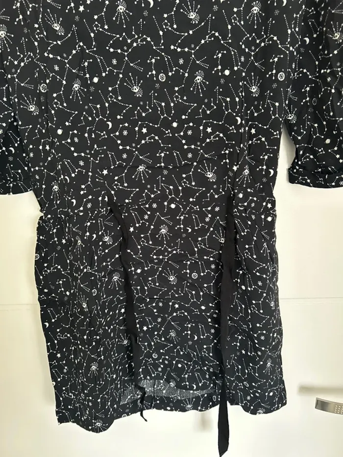 Robe noire avec motif blanc - photo numéro 4