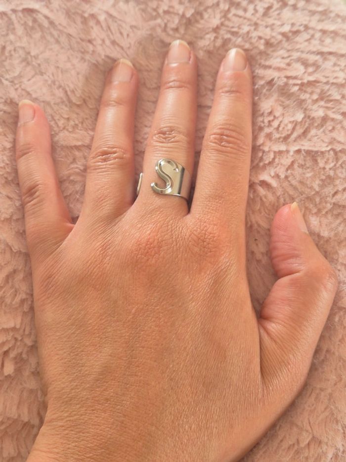 Jolie bague lettre S en acier - photo numéro 2