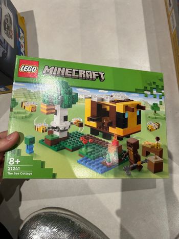 Lego minecraft maison abeille 21241