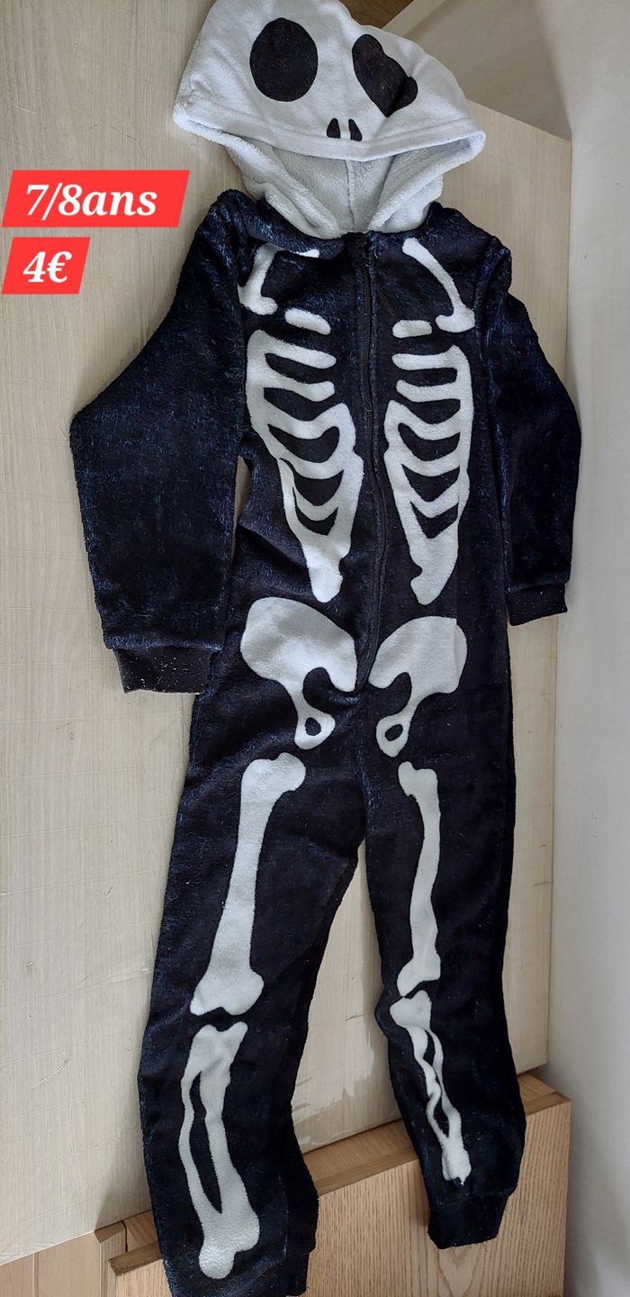 Combi pyjama motif squelette garçon 8ans
