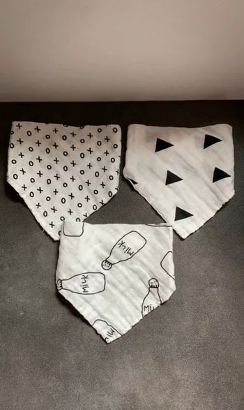 Lot de 3 bavoirs Fermetures boutons pression 2 tailles