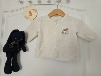 Gilet boutonné écru