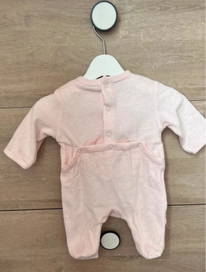 Lot de 3 pyjamas bébé fille en velours – Taille 1 mois – Quasi Neufs - Kiabi - In Extenso - photo numéro 3