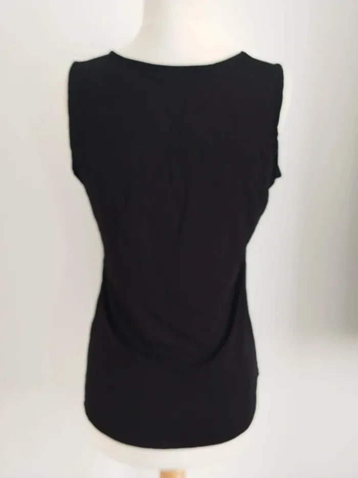 Joli haut noir Kiabi taille 42-44 - photo numéro 2