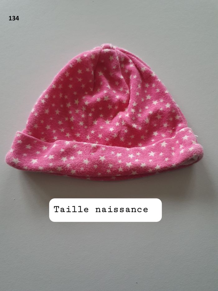 Bonnet rose avec étoiles blanche Taille Naissance