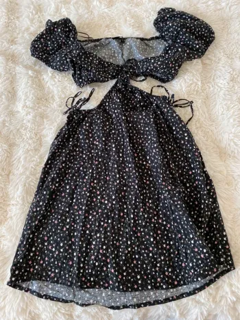 Jolie robe à fleurs ouverte Tally Weijl taille XS