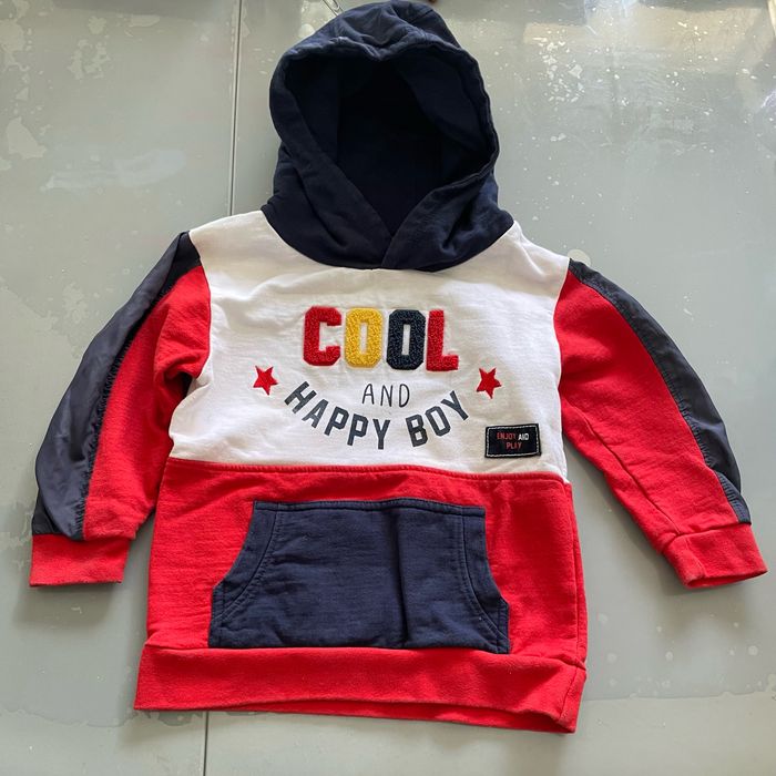 Sweat garçon T 3 ans La Fabrique des Garçons avec capuche rouge, blanc et bleu marine