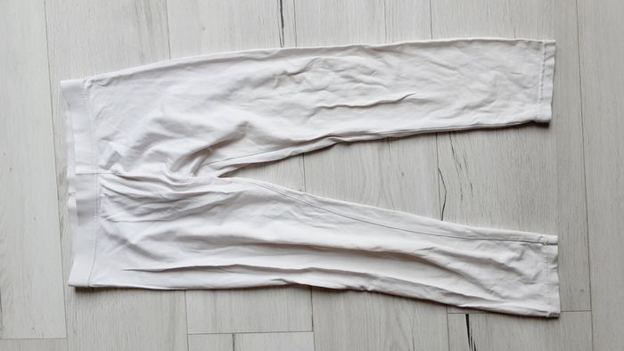 Vêtement femmes pantacourt type legging blanc Camaïeu taille 1