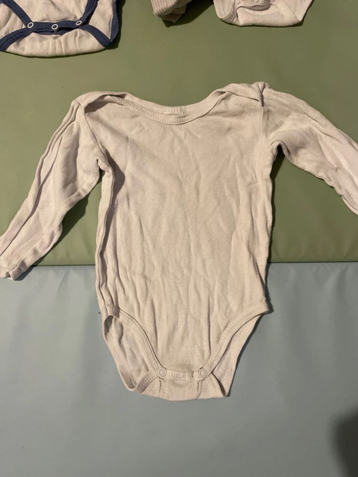 Lot de 4 bodies à manches longues 12 mois + 1 offert - photo numéro 10
